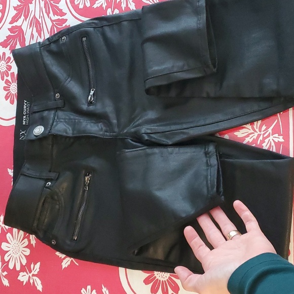 NY&C Mya Curvy High-waist faux leater jeans OUT OF STOCK!!! Sz 6 - Picture 7 of 14